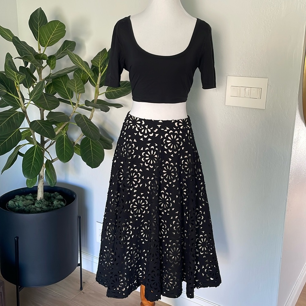 Alice & Olivia Skirt, Eyelet trim, Floral laser cut, Black , size 2